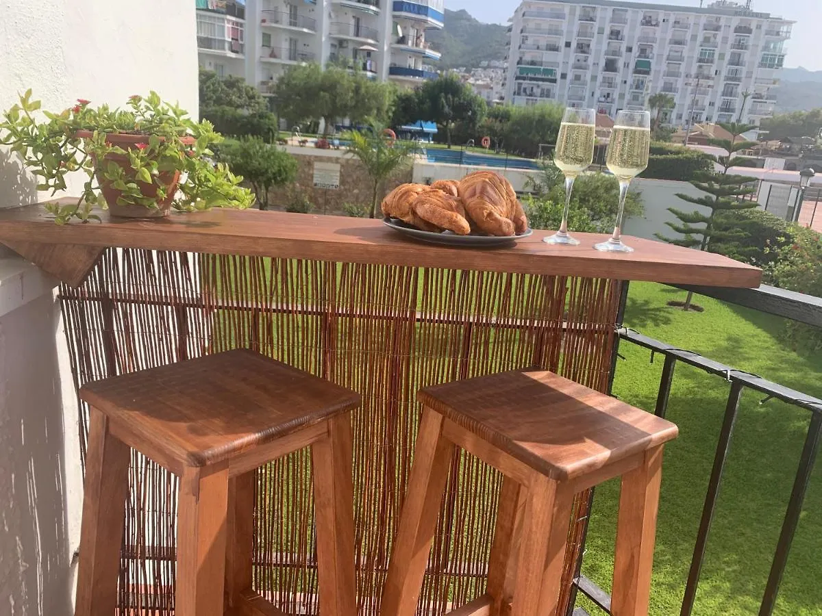 Tres Hermanos - Spacious Modern 2 Bedroom Apartment Nerja 0*,  Spain