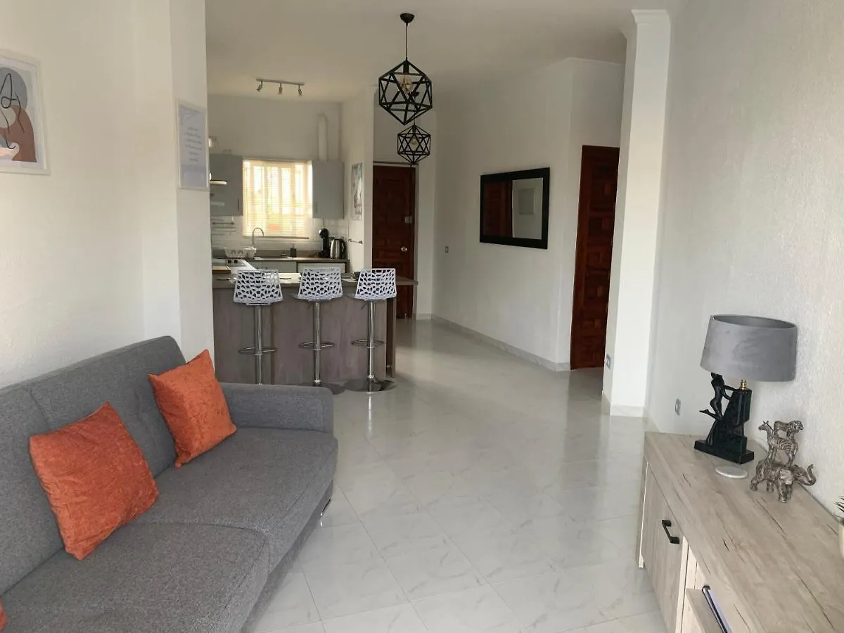 Tres Hermanos - Spacious Modern 2 Bedroom Apartment Nerja Espagne